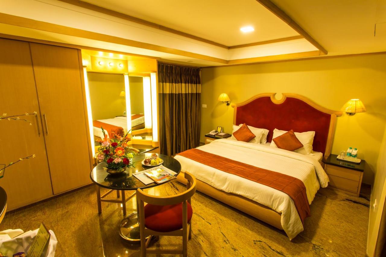 The Madurai Residency Hotel Bagian luar foto