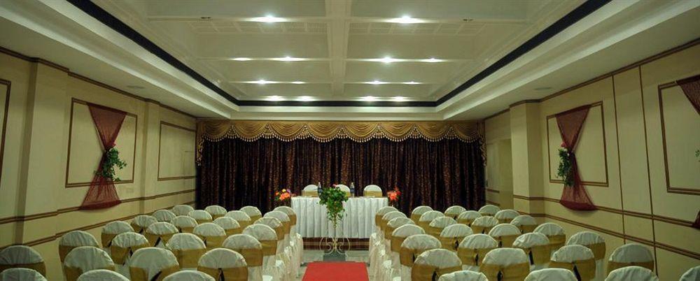 The Madurai Residency Hotel Bagian luar foto