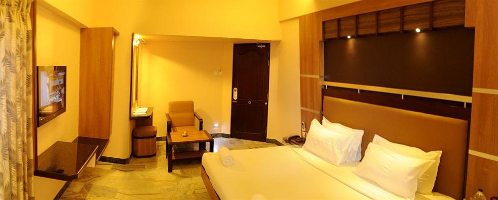 The Madurai Residency Hotel Bagian luar foto