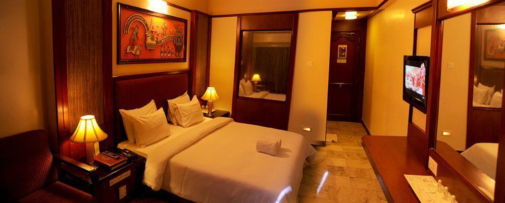 The Madurai Residency Hotel Bagian luar foto