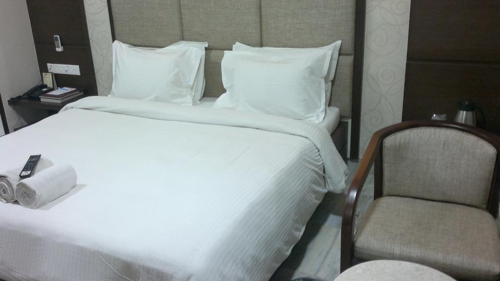 The Madurai Residency Hotel Bagian luar foto