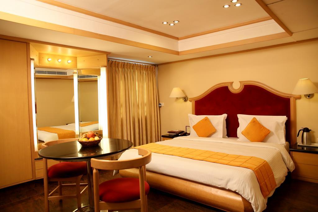 The Madurai Residency Hotel Bagian luar foto