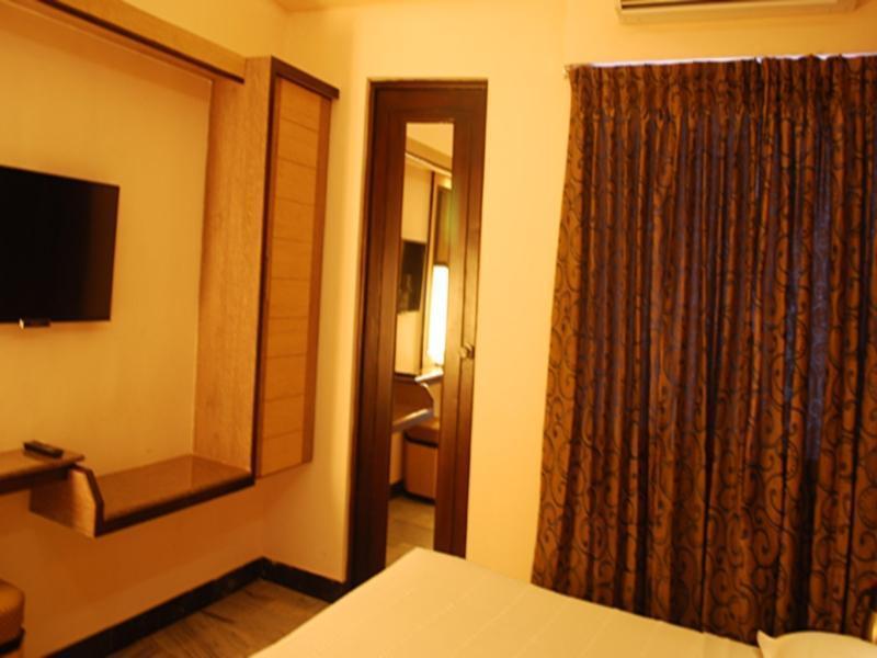 The Madurai Residency Hotel Bagian luar foto