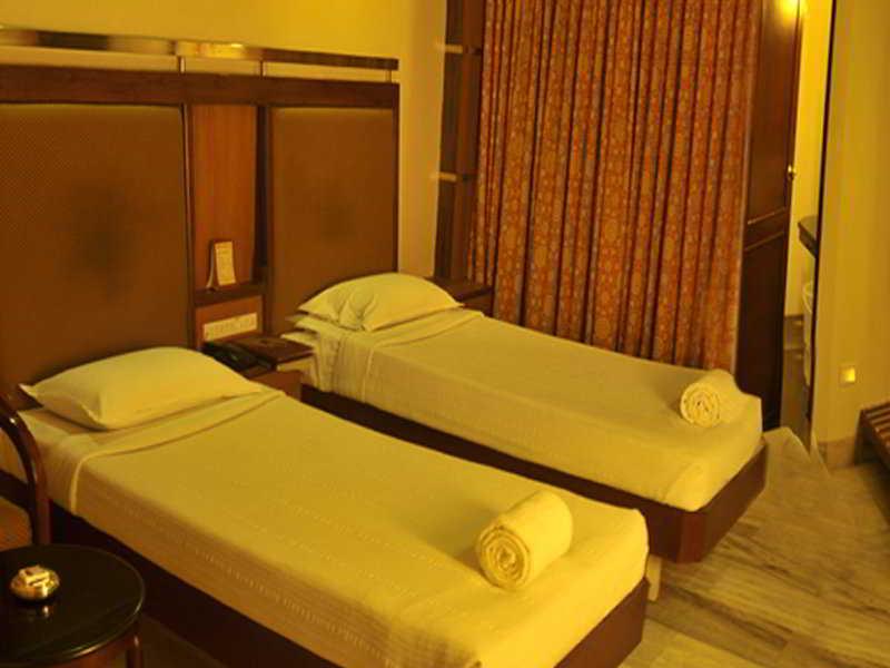 The Madurai Residency Hotel Bagian luar foto